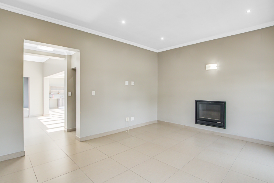 To Let 5 Bedroom Property for Rent in Copperleaf Estate Gauteng