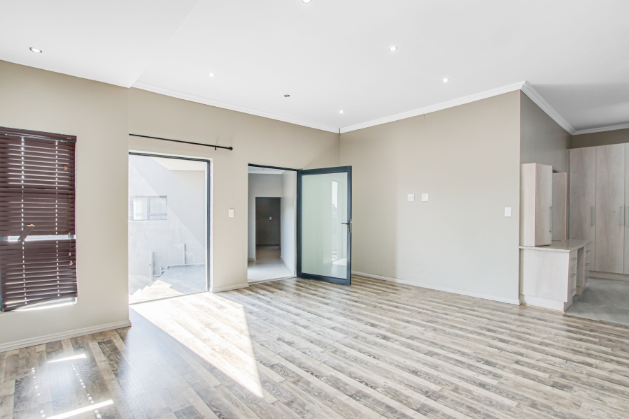 To Let 5 Bedroom Property for Rent in Copperleaf Estate Gauteng