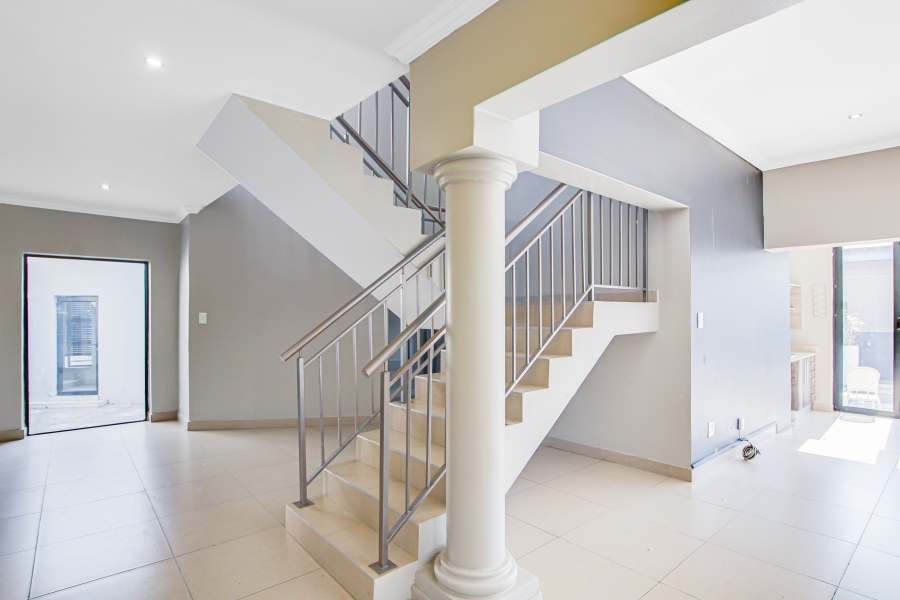 To Let 5 Bedroom Property for Rent in Copperleaf Estate Gauteng