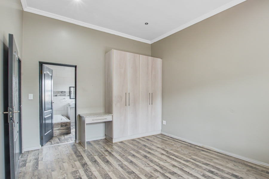To Let 5 Bedroom Property for Rent in Copperleaf Estate Gauteng