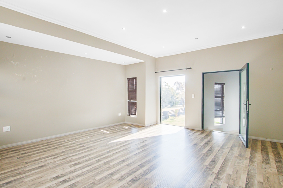 To Let 5 Bedroom Property for Rent in Copperleaf Estate Gauteng