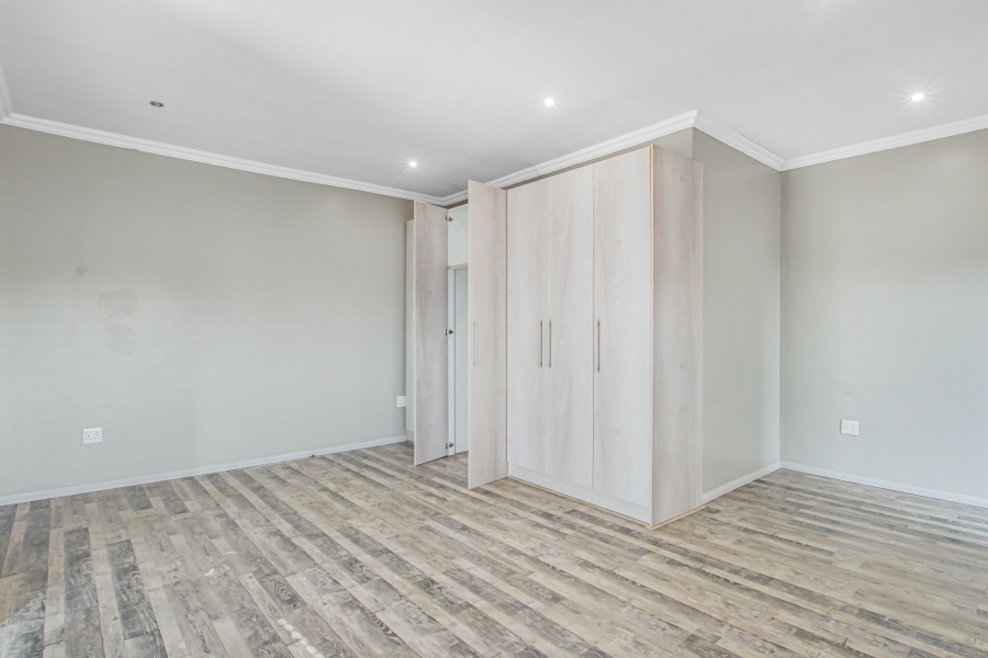 To Let 5 Bedroom Property for Rent in Copperleaf Estate Gauteng