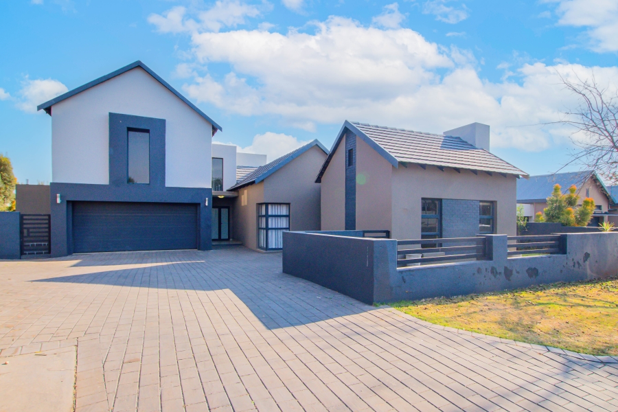 To Let 5 Bedroom Property for Rent in Copperleaf Estate Gauteng