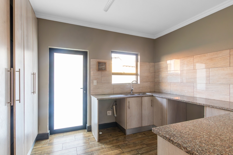 To Let 4 Bedroom Property for Rent in Copperleaf Estate Gauteng