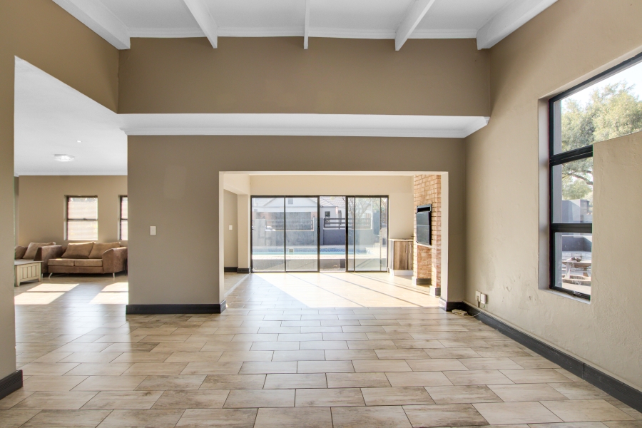 To Let 4 Bedroom Property for Rent in Copperleaf Estate Gauteng