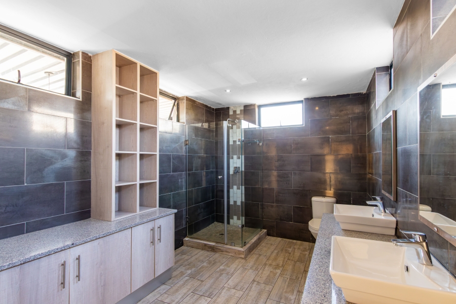 To Let 4 Bedroom Property for Rent in Copperleaf Estate Gauteng