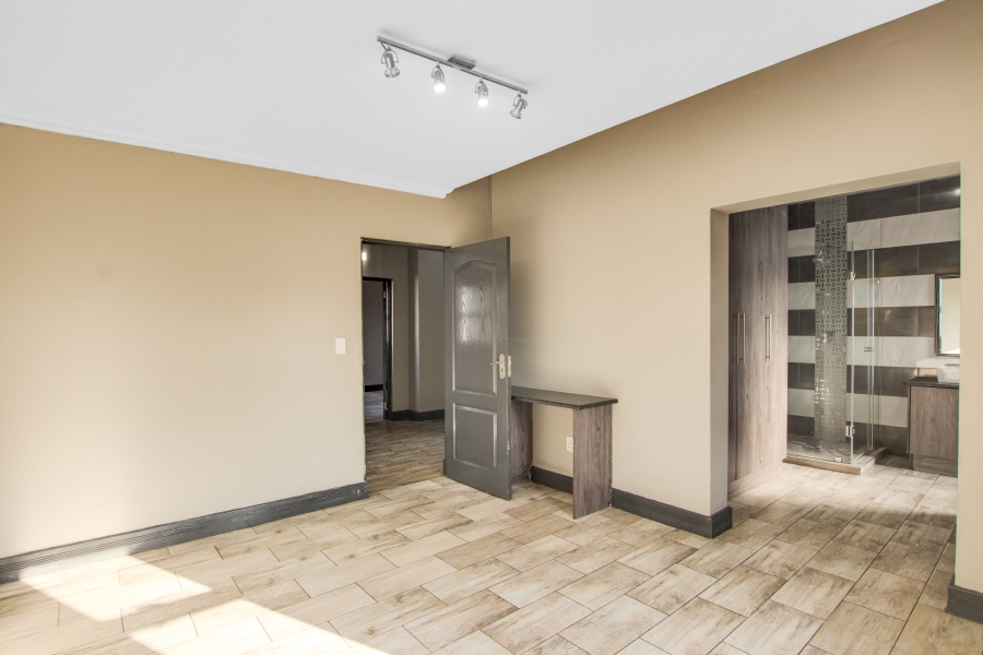 To Let 4 Bedroom Property for Rent in Copperleaf Estate Gauteng