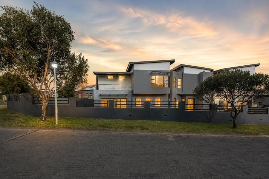 To Let 4 Bedroom Property for Rent in Copperleaf Estate Gauteng