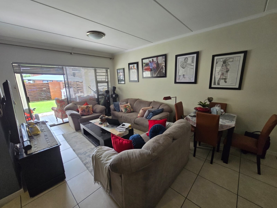 To Let 3 Bedroom Property for Rent in Greenstone Hill Gauteng