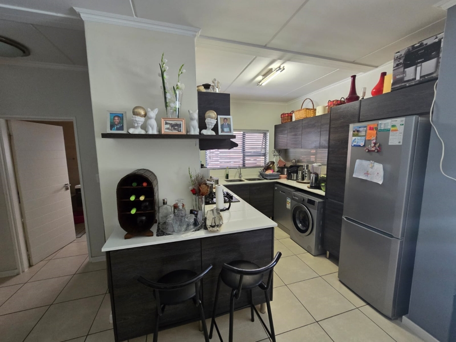 To Let 3 Bedroom Property for Rent in Greenstone Hill Gauteng