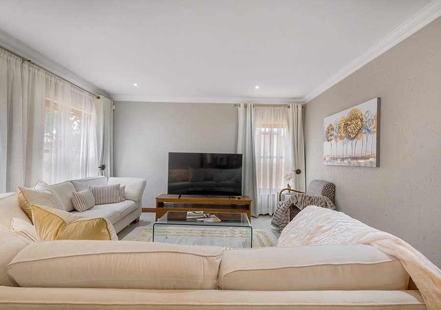 4 Bedroom Property for Sale in Broadacres Gauteng