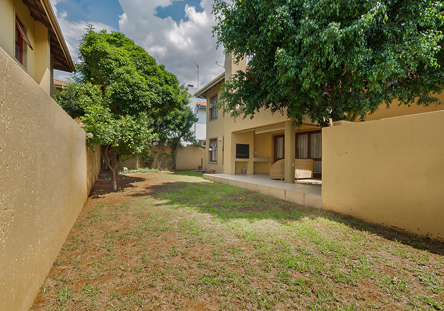 4 Bedroom Property for Sale in Broadacres Gauteng