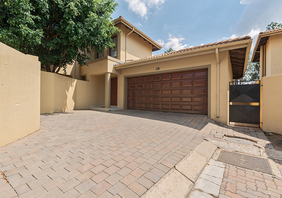 4 Bedroom Property for Sale in Broadacres Gauteng
