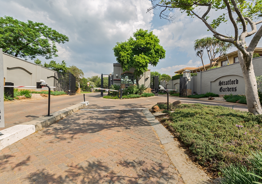 4 Bedroom Property for Sale in Broadacres Gauteng