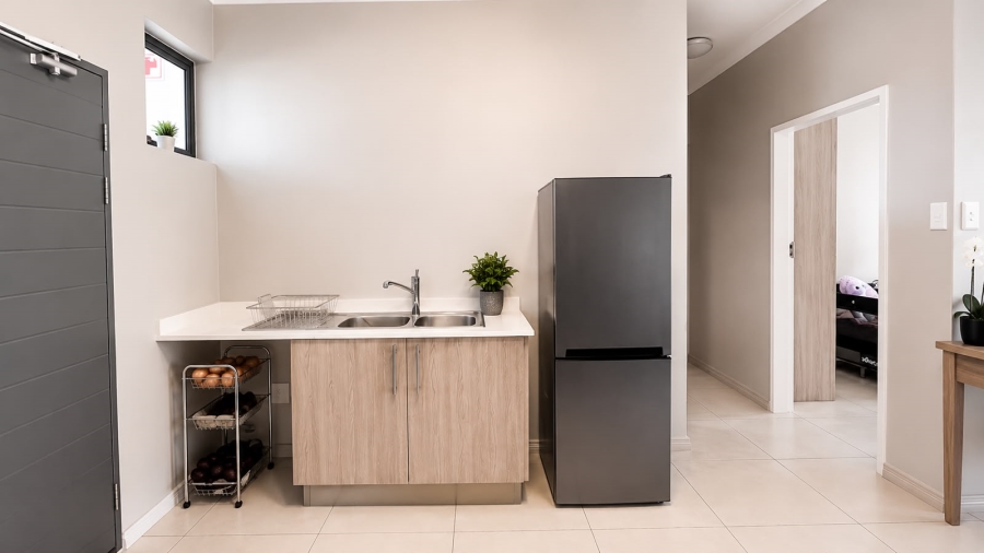 To Let 2 Bedroom Property for Rent in Midridge Park Gauteng