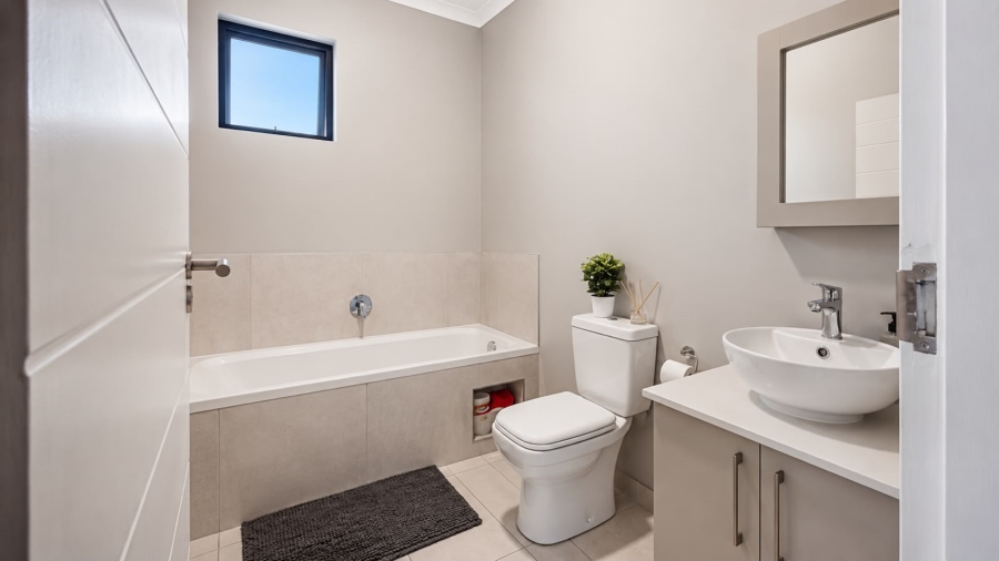 To Let 2 Bedroom Property for Rent in Midridge Park Gauteng