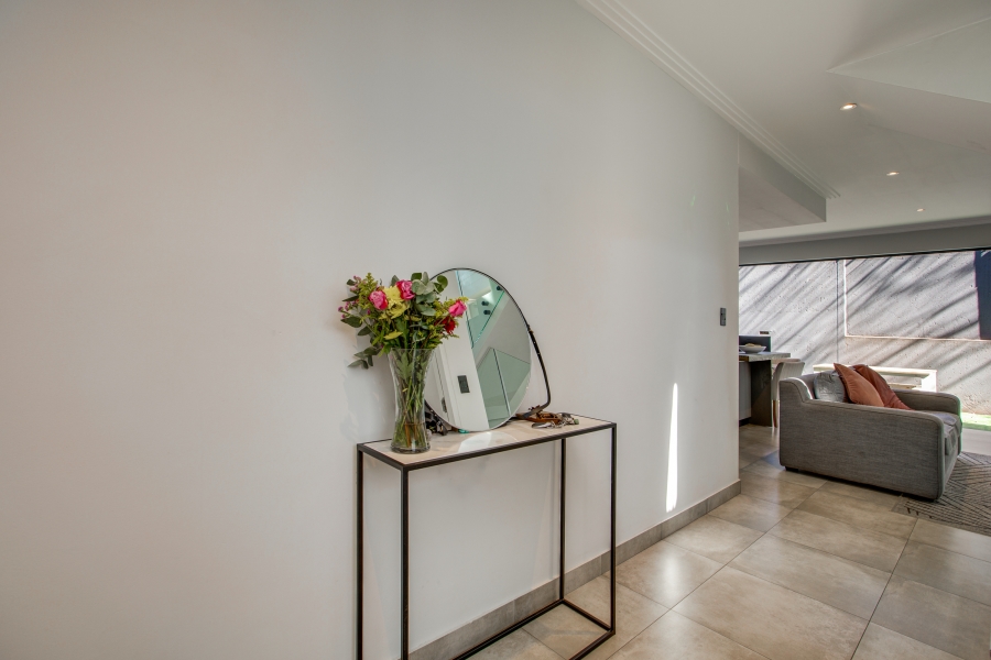To Let 4 Bedroom Property for Rent in Bryanston Gauteng