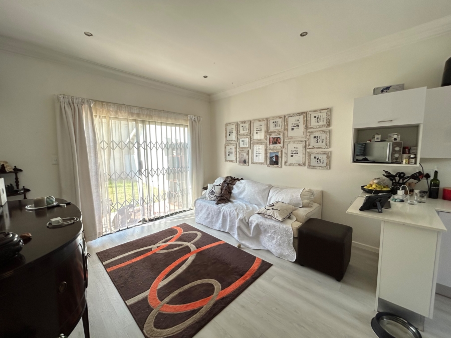 2 Bedroom Property for Sale in Linden Gauteng