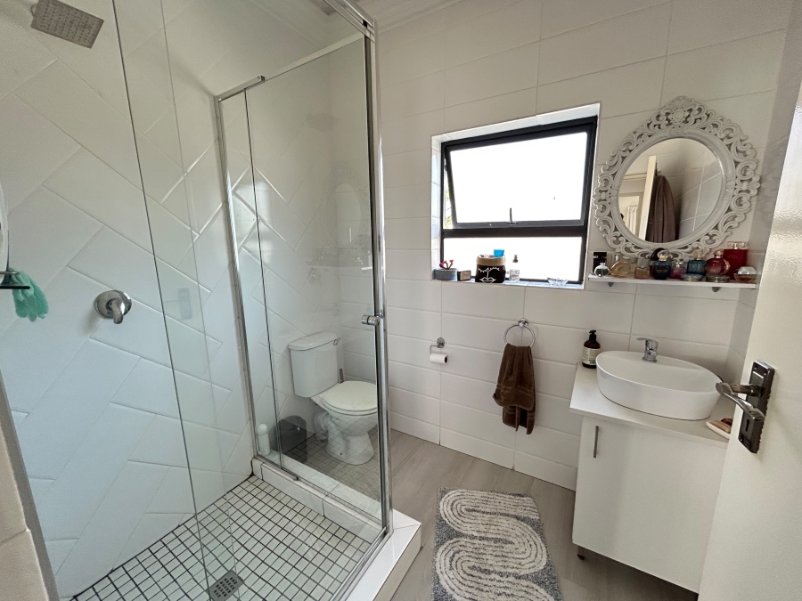 2 Bedroom Property for Sale in Linden Gauteng