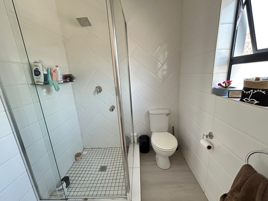 2 Bedroom Property for Sale in Linden Gauteng