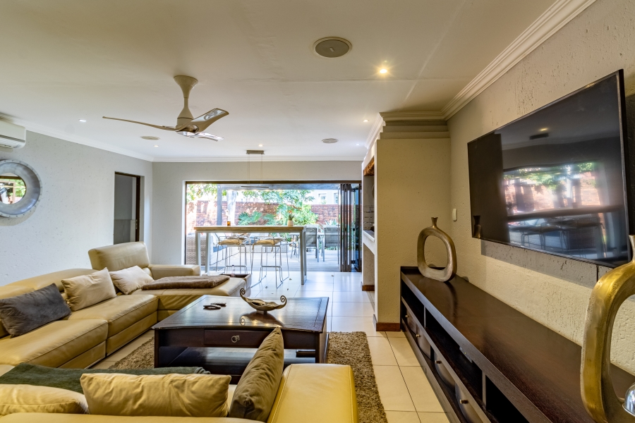 To Let 4 Bedroom Property for Rent in Silver Lakes Golf Estate Gauteng