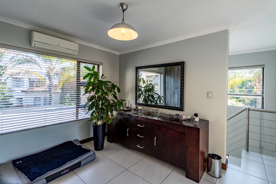 To Let 4 Bedroom Property for Rent in Silver Lakes Golf Estate Gauteng