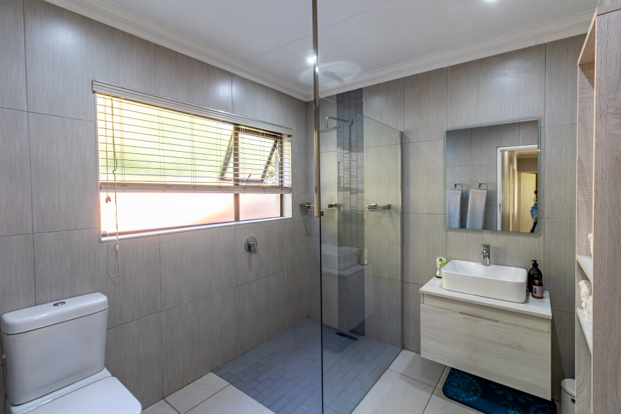 To Let 4 Bedroom Property for Rent in Silver Lakes Golf Estate Gauteng