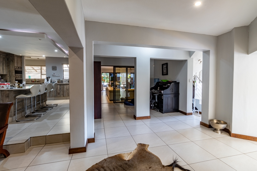 To Let 4 Bedroom Property for Rent in Silver Lakes Golf Estate Gauteng