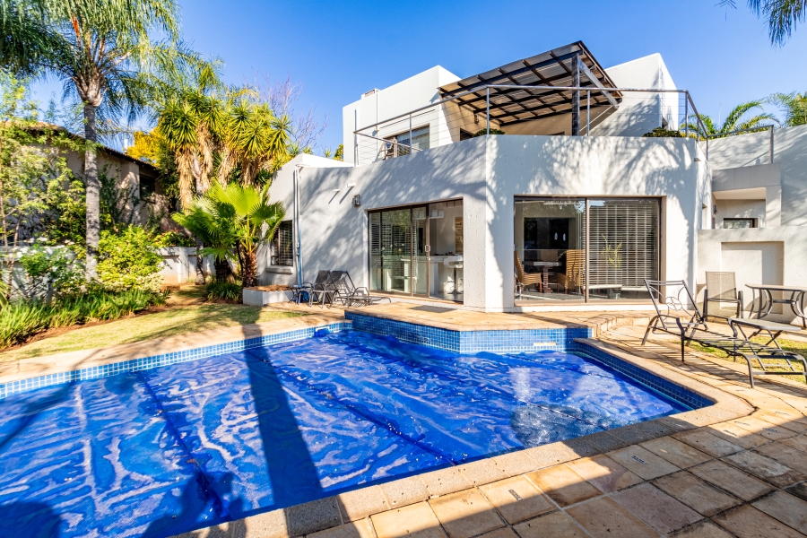 To Let 4 Bedroom Property for Rent in Silver Lakes Golf Estate Gauteng