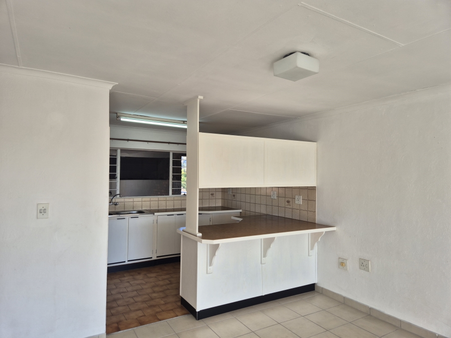 To Let 3 Bedroom Property for Rent in Fairland Gauteng
