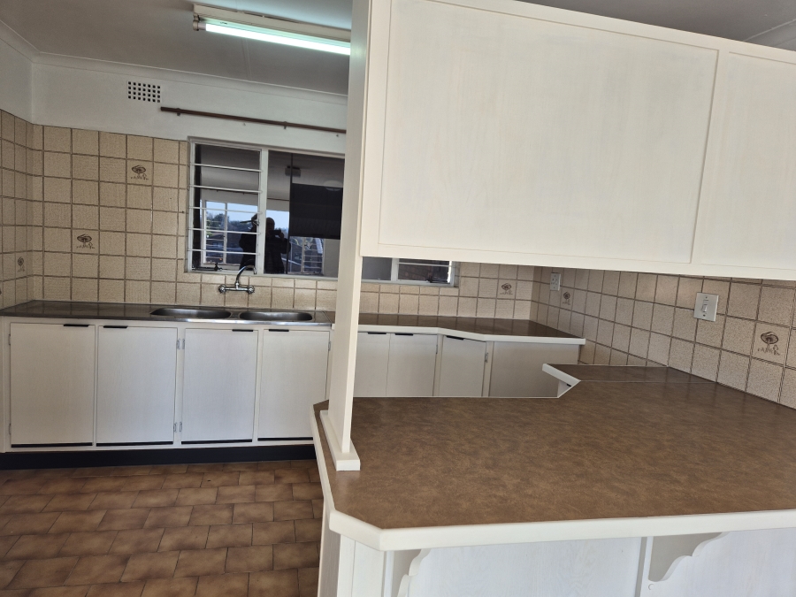 To Let 3 Bedroom Property for Rent in Fairland Gauteng