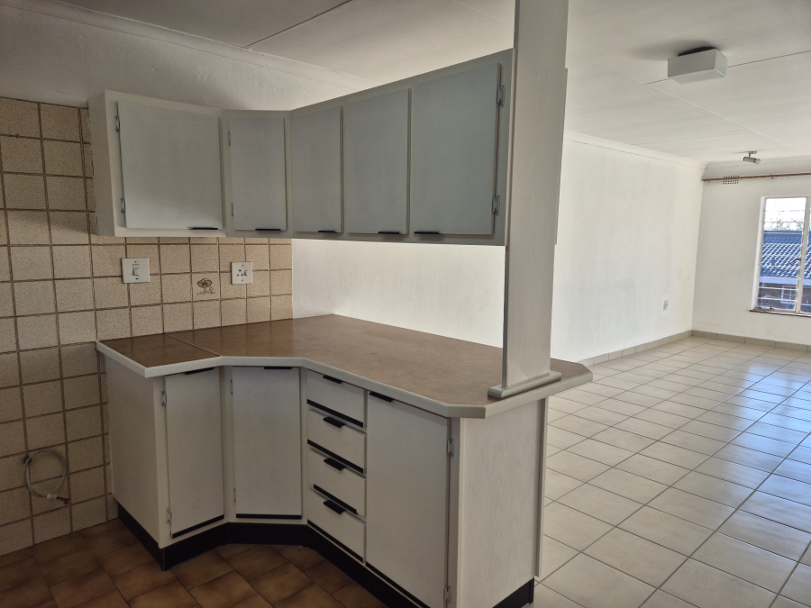 To Let 3 Bedroom Property for Rent in Fairland Gauteng