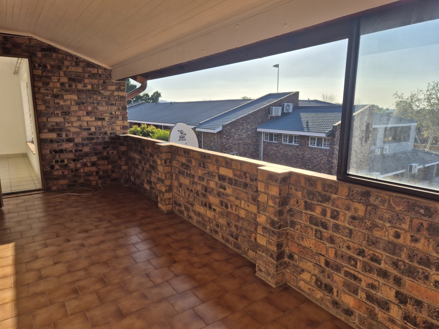 To Let 3 Bedroom Property for Rent in Fairland Gauteng