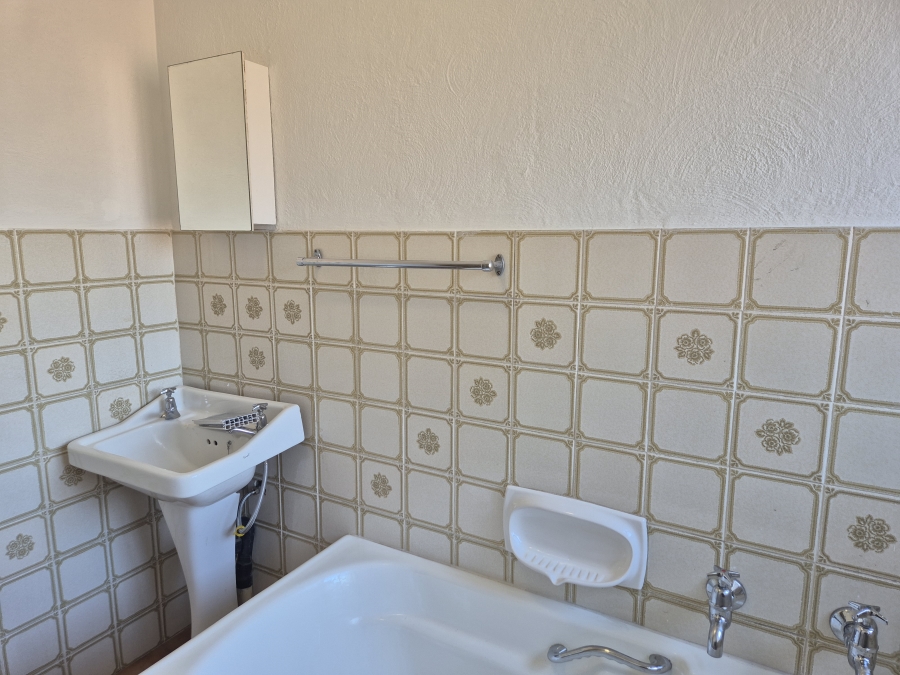 To Let 3 Bedroom Property for Rent in Fairland Gauteng