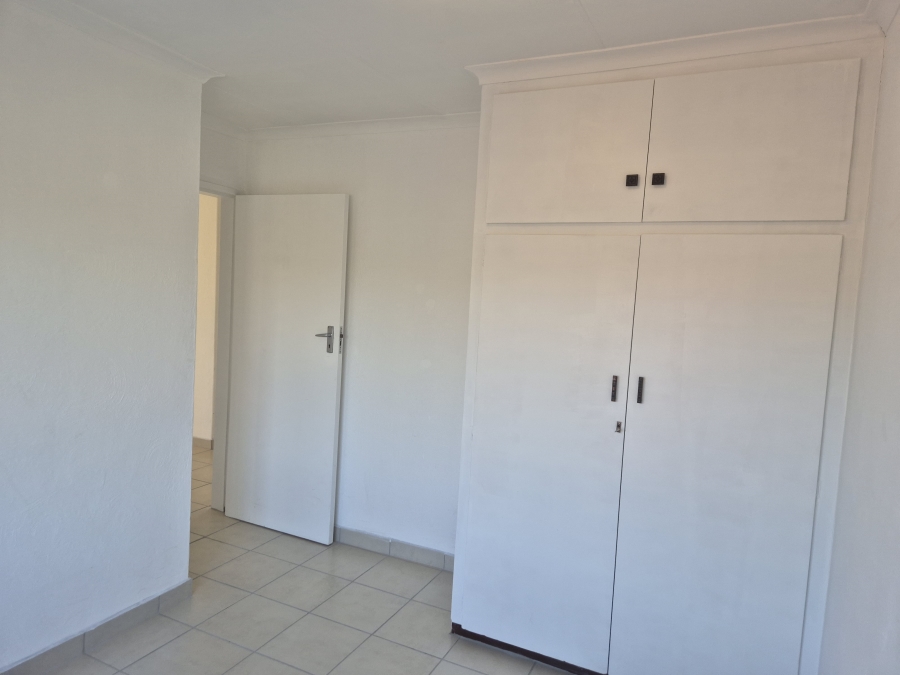 To Let 3 Bedroom Property for Rent in Fairland Gauteng