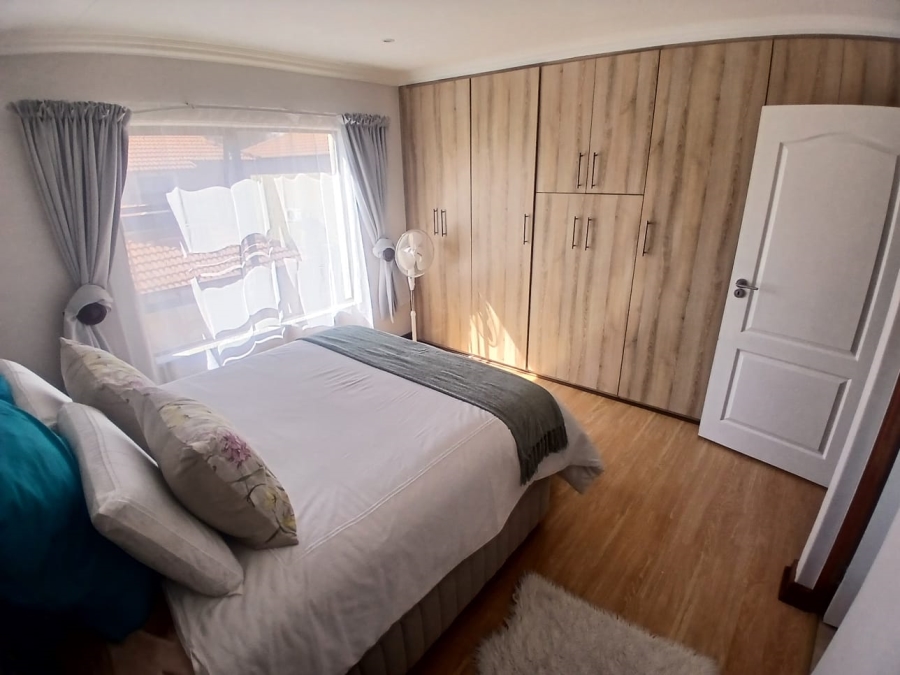 To Let 3 Bedroom Property for Rent in Equestria Gauteng