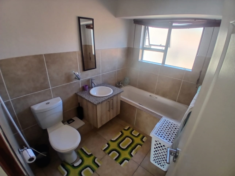 To Let 3 Bedroom Property for Rent in Equestria Gauteng