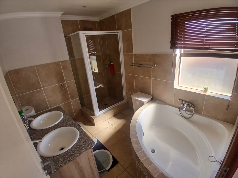 To Let 3 Bedroom Property for Rent in Equestria Gauteng