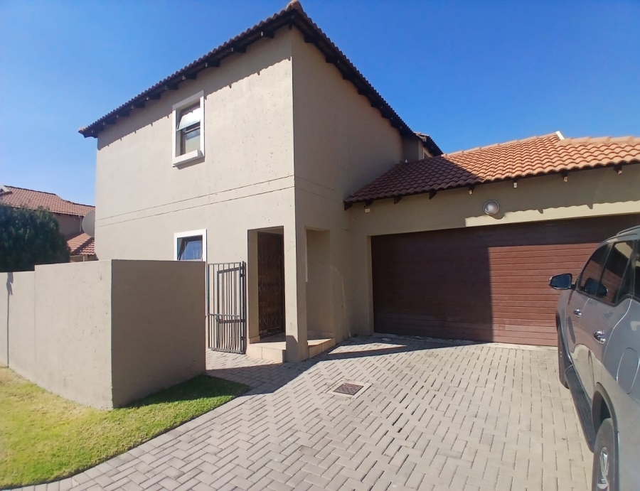To Let 3 Bedroom Property for Rent in Equestria Gauteng