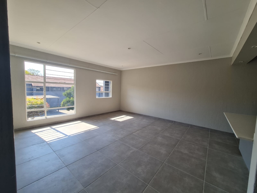 2 Bedroom Property for Sale in La Montagne Gauteng