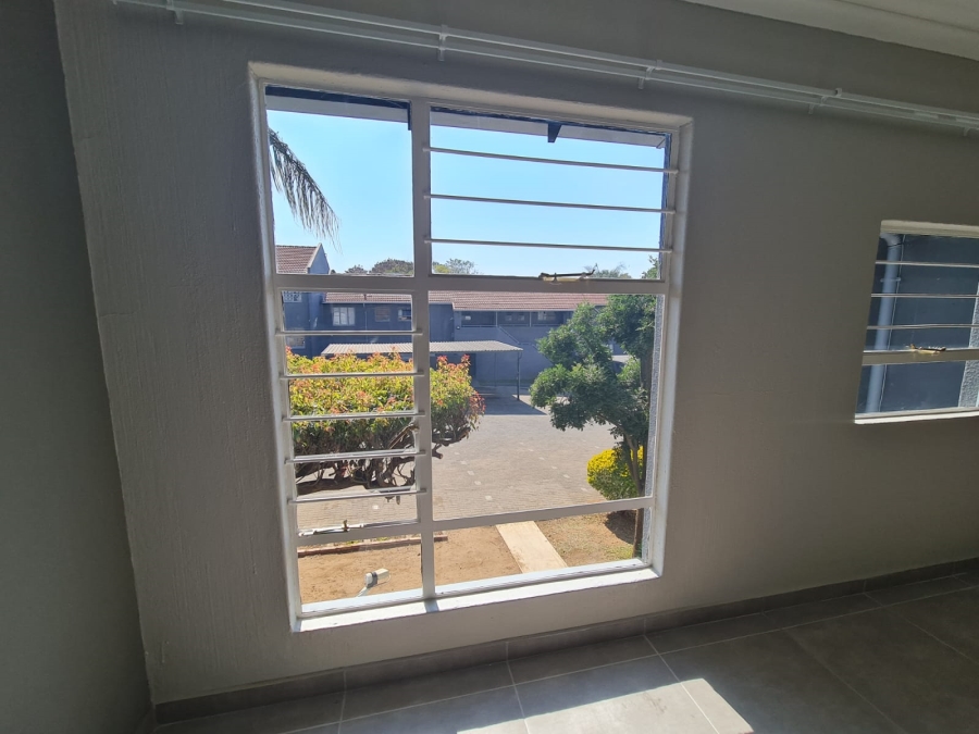2 Bedroom Property for Sale in La Montagne Gauteng