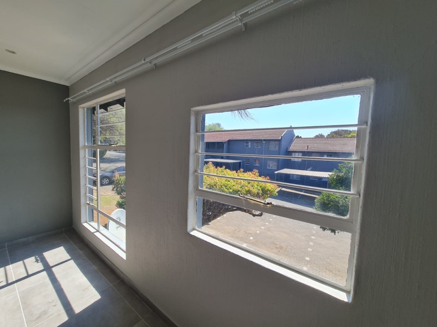 2 Bedroom Property for Sale in La Montagne Gauteng