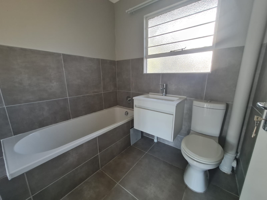 2 Bedroom Property for Sale in La Montagne Gauteng