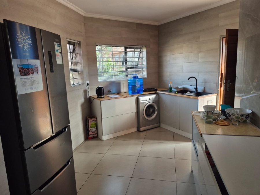 3 Bedroom Property for Sale in Birchleigh North Gauteng