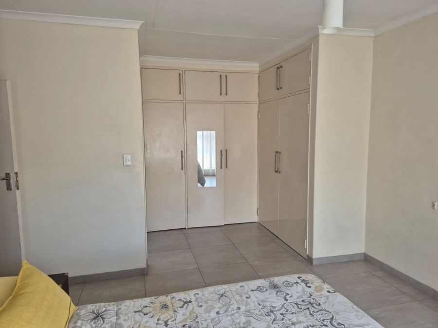3 Bedroom Property for Sale in Birchleigh North Gauteng