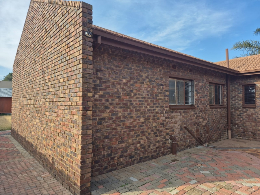 3 Bedroom Property for Sale in Birchleigh North Gauteng