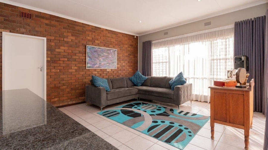 4 Bedroom Property for Sale in Glen Marais Gauteng