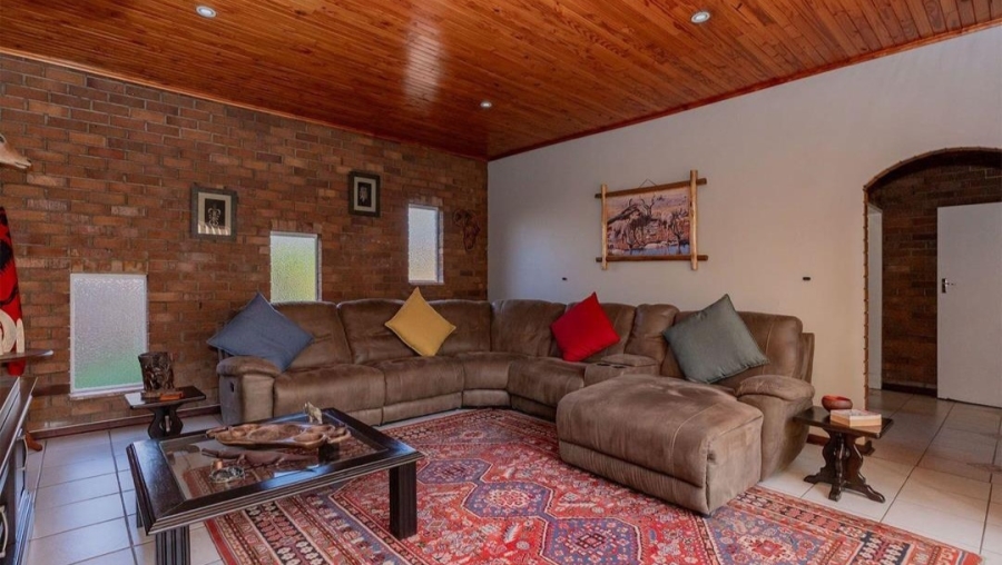 4 Bedroom Property for Sale in Glen Marais Gauteng