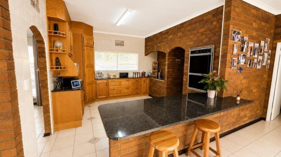 4 Bedroom Property for Sale in Glen Marais Gauteng