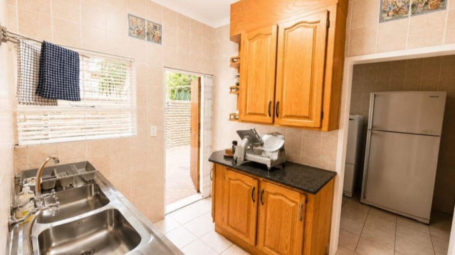 4 Bedroom Property for Sale in Glen Marais Gauteng